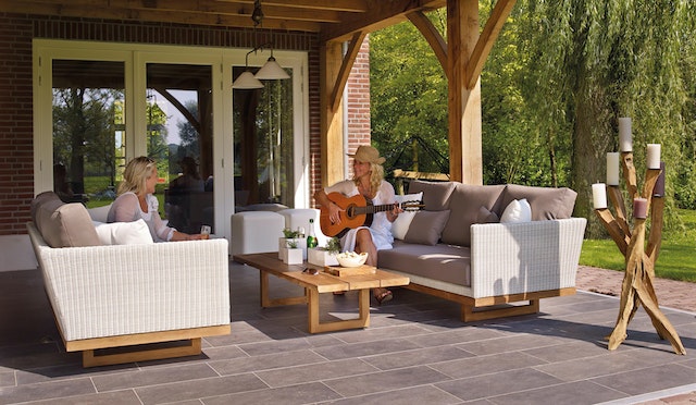 Creating the Perfect Outdoor Entertainment Space