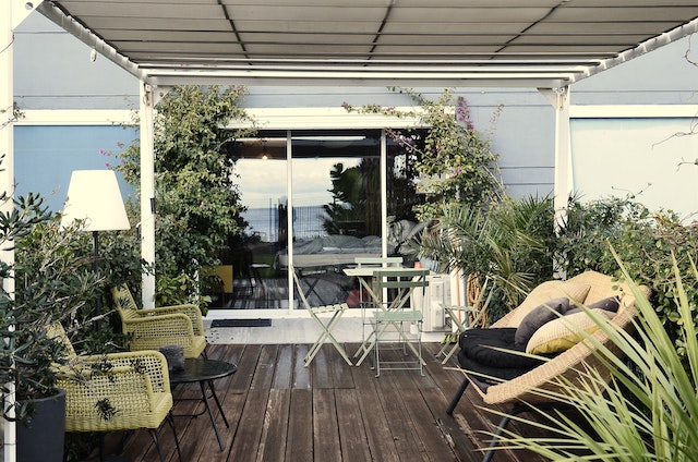 10 Small Deck Ideas on a Budget